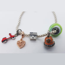 Carica l'immagine nel visualizzatore di Gallery, BRACCIALE TEDORA IN ARGENTO 925 CON CHARMS VESPA, CUORICINO, CASA DOLCE CASA, CAMPANELLA, VETRO DI MURANO