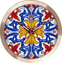 Carica l'immagine nel visualizzatore di Gallery, MIZZICA Time - Orologio con simbolo tipico siciliano Il Puntale quadrante stampato – MB108 - Clock with typical Sicilian symbol The Ferrule