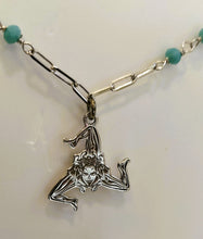Carica l&#39;immagine nel visualizzatore di Gallery, My Sicily gioielli - Collana cristalli azzurri in argento 925 con ciondolo trinacria cesellata
