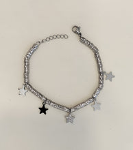 Carica l&#39;immagine nel visualizzatore di Gallery, TESSIA gioielli - Bracciale acciaio inox con pepite e stelle silver.
