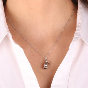 BYSIMON - Collana in Argento 925 con campanella a ciondolo e quadrifoglio