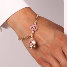 Carica l&#39;immagine nel visualizzatore di Gallery, BYSIMON - Bracciale in Metallo con campanella portafortuna impreziosita da maioliche colorate

