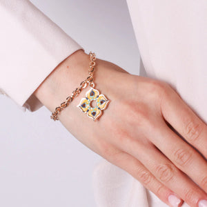 BYSIMON - Bracciale in Metallo con croce pendente impreziosita da maioliche