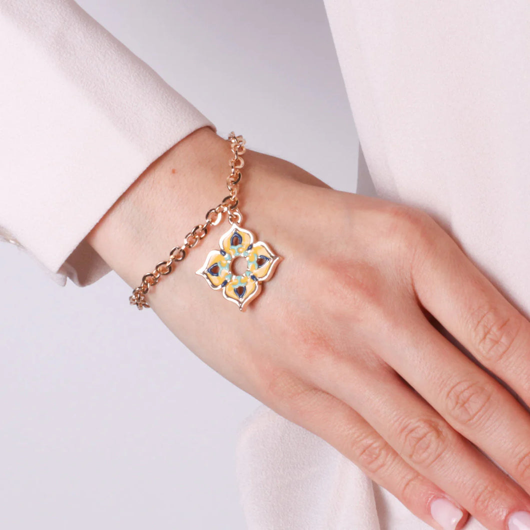 BYSIMON - Bracciale in Metallo con croce pendente impreziosita da maioliche