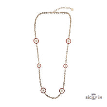 Carica l'immagine nel visualizzatore di Gallery, SICILY IN - COLLANA LUNGA IN METALLO ANALLERGICO CON 6 RUOTE CARRETTO CHARMS
