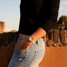 Carica l&#39;immagine nel visualizzatore di Gallery, Orologio analogico con cinturino gommato colore beige - NIKO Watch
