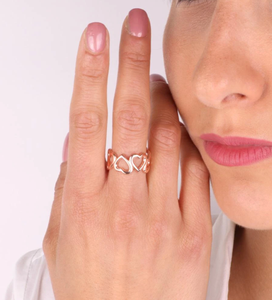 BYSIMON - Anello in argento 925 con intrecci a forma di cuore