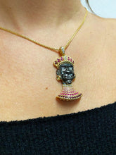 Carica l&#39;immagine nel visualizzatore di Gallery, Collana con pendente a forma di Testa di Moro uomo - Necklace with dark brown pendant typical representation of the Sicilian tradition.
