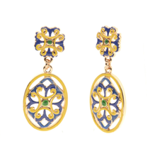 Carica l&#39;immagine nel visualizzatore di Gallery, BYSIMON - Orecchini in Metallo con maiolica a fiore smaltata blu e giallo
