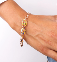 Carica l&#39;immagine nel visualizzatore di Gallery, BYSIMON - Bracciale in Metallo con pendenti a forma di maioliche colorate

