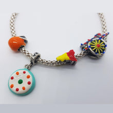 Carica l&#39;immagine nel visualizzatore di Gallery, BRACCIALE TEDORA IN ARGENTO 925 CON CHARMS CARRETTO SICILIANO, CASSATA SICILIANA, ARANCIA E SICILIA
