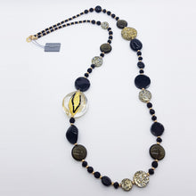 Carica l&#39;immagine nel visualizzatore di Gallery, COLLANA LUNGA ISABEL NERO E DORATO - Neklace - Collier
