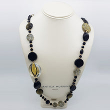 Carica l&#39;immagine nel visualizzatore di Gallery, COLLANA LUNGA ISABEL NERO E DORATO - Neklace - Collier
