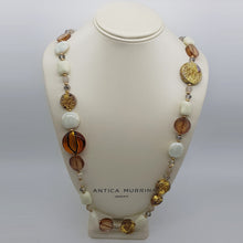 Carica l&#39;immagine nel visualizzatore di Gallery, COLLANA LUNGA ISABEL BIANCO AMBRATO E DORATO - Neklace - Collier
