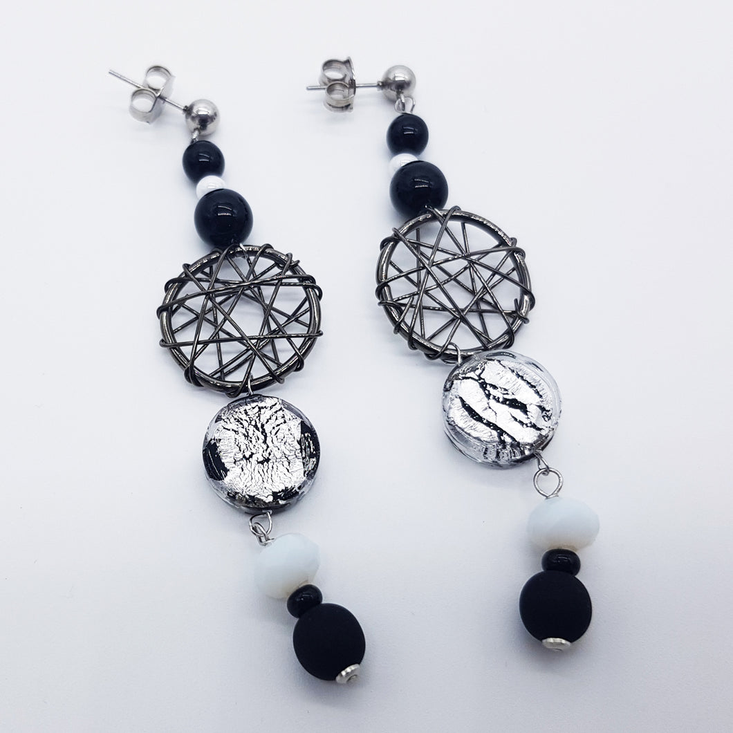ORECCHINI HONEY LUNGO COLORE BIANCO NERO - earrings - des boucles d'oreilles