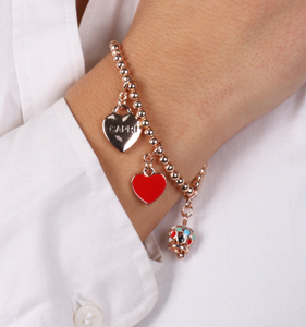 BYSIMON - Bracciale multi ciondoli smalatati a forma di cuore e campanella portafortuna