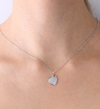 Carica l&#39;immagine nel visualizzatore di Gallery, BYSIMON - Collana in Argento 925 con ciondolo fico d&#39;india, impreziosito da pavè di zirconi bianchi
