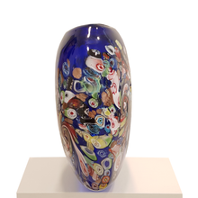 Carica l&#39;immagine nel visualizzatore di Gallery, Vaso in vetro colorato blu con avventurina e murrina
