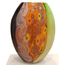 Carica l&#39;immagine nel visualizzatore di Gallery, Vaso in vetro colorato arancione, verde e nero con avventurina e murrina
