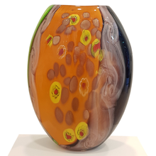Carica l&#39;immagine nel visualizzatore di Gallery, Vaso in vetro colorato arancione, verde e nero con avventurina e murrina
