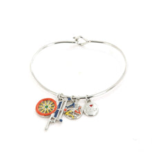 Carica l&#39;immagine nel visualizzatore di Gallery, BYSIMON - Bracciale rigido con carretto siciliano
